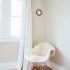 Les fauteuils scandinaves pour une ambiance cocooning dans votre chambre à coucher